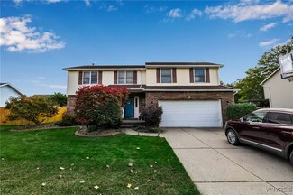 46 Gale Dr, Lancaster, NY 14086