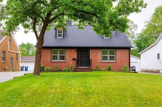 2319 40th St, Des Moines, IA 50310
