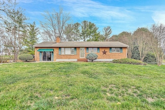 1525 W Ruritan Rd, Roanoke, VA 24012