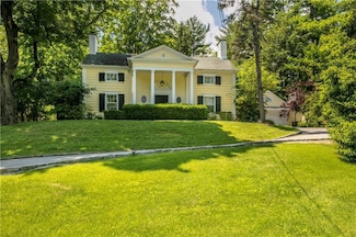 306 Quaker Rd, Chappaqua, NY 10514