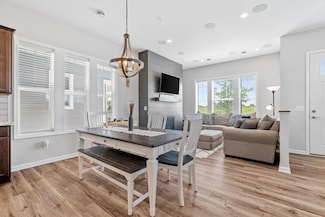 8032 Arrowwood Ln N, Maple Grove, MN 55369