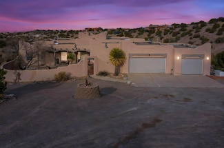 39 Pine Rd, Placitas, NM 87043