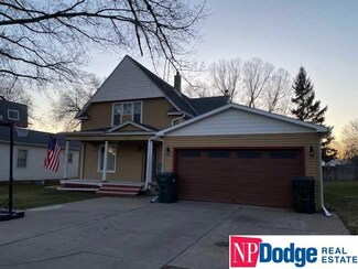 917 N Sycamore St, Wahoo, NE 68066