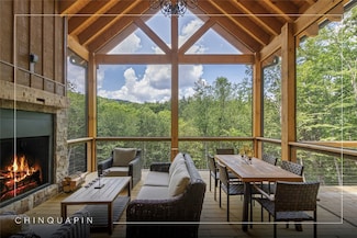 1086 Roaming Rd, Glenville, NC 28736