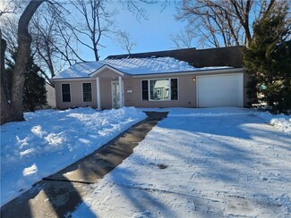 7620 Robinson St, Overland Park, KS 66204