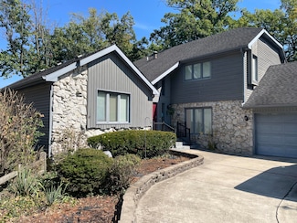 453 Amhurst Rd, Valparaiso, IN 46385