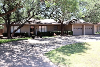 104 E 25th St, Littlefield, TX 79339