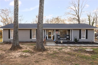 590 Cedar Ln, Reidsville, NC 27320