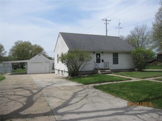 2121 4th St, Perry, IA 50220
