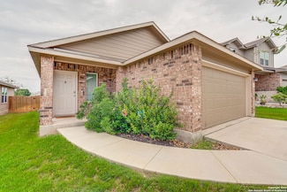 261 Middle Green Loop, Floresville, TX 78114