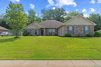 141 Lazy Oak Dr, New Market, AL 35761