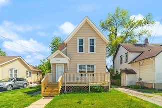 605 Keep Ave, Elgin, IL 60120
