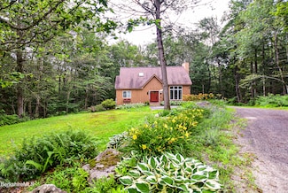 345 Big Bass Ln, Becket, MA 01223