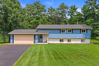 2511 Country Ct, Wisconsin Rapids, WI 54494