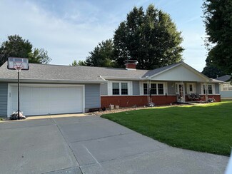 110 E Mission St, Marshall, MO 65340