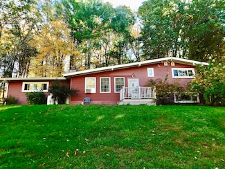 52 Scuppo Rd, Woodbury, CT 06798