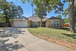 1216 Ridgecrest Rd, Edmond, OK 73013