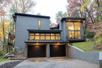 62 E Pleasant Lake Rd, Saint Paul, MN 55127