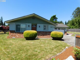 1688 Bobcat Ct, Myrtle Point, OR 97458