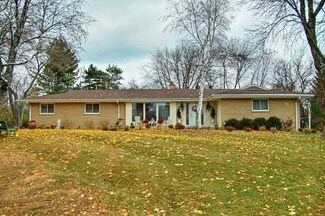 1136 Gail Ln, Sleepy Hollow, IL 60118