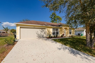 885 SW Sultan Dr, Port Saint Lucie, FL 34953