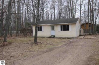 4661 N Reynolds Rd, Lake Ann, MI 49650