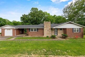 917 E Jackson Blvd, Jackson, MO 63755