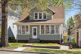 962 5th St E, Saint Paul, MN 55106