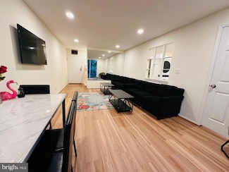 5051 7th Rd S Unit 201, Arlington, VA 22204