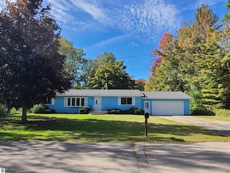 225 N 7th St, Harrisville, MI 48740