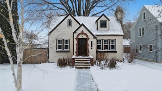 1510 8th St S, Fargo, ND 58103