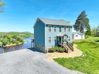 605 Summer Sound Rd, Piney Flats, TN 37686