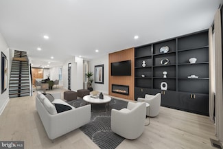 719 S 19th St, Philadelphia, PA 19146