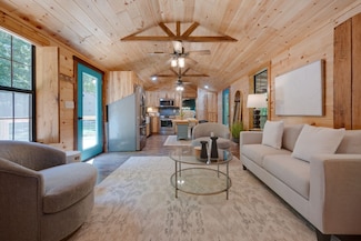 1160 Leach Rd, Cumberland Furnace, TN 37051