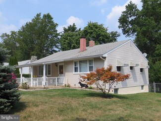 348 Hollowbrook Rd, Ewing, NJ 08638