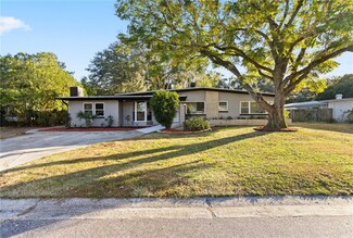 119 E Woodland Dr, Sanford, FL 32773