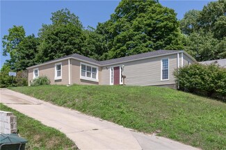 929 E Hyde Park Ave, Saint Joseph, MO 64504