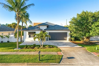 131 Seminole Ln, Cocoa Beach, FL 32931