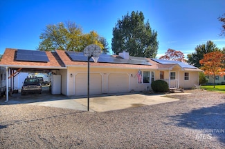 1880 Fenton Dr, Emmett, ID 83617