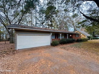 5253 Wayneland Dr, Jackson, MS 39211