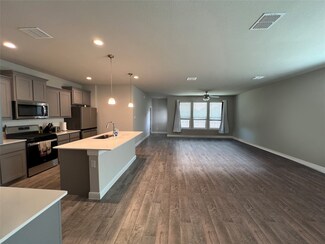 5266 Meadow Ln, Krum, TX 76249