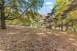 70 Meadowbrook Ln, New Windsor, NY 12553