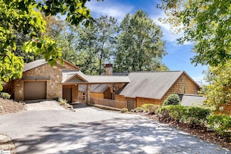 19 Moonshine Falls Trail, Landrum, SC 29356