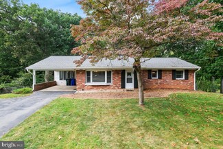 25512 Jarl Dr, Gaithersburg, MD 20882