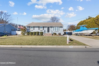 345 Oakland Ave, Belford, NJ 07718