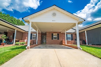 6241 Orchid Ct, Denver, NC 28037