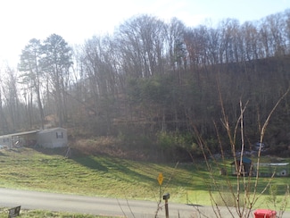 31 Freeman Branch Rd, East Bernstadt, KY 40729