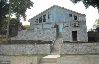 18 Mallard Way, Falling Waters, WV 25419