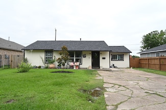 5826 Southwind St, Houston, TX 77033
