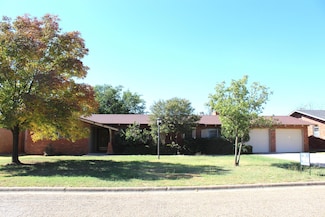 1109 Floydada St, Plainview, TX 79072